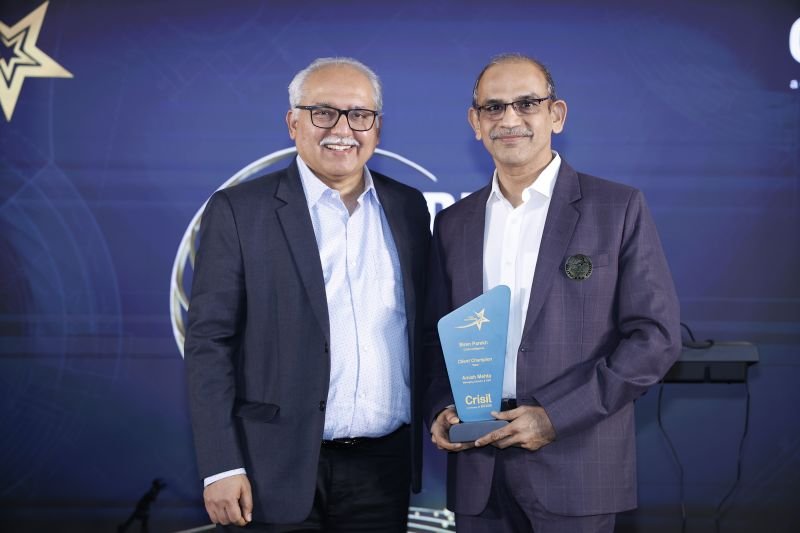 Biren Parekh with Award