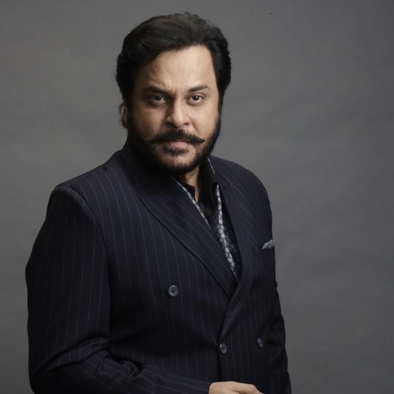 mahesh-thakur-3